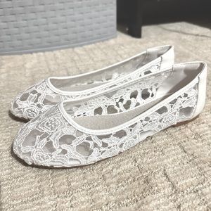 Greatonu Flats Cut Out Round Toe Slip On Floral Ballet Flat Lace Flats Dressy